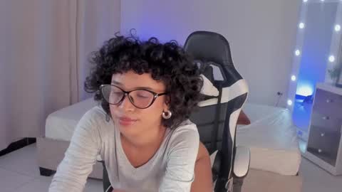 Snapshot of leahaltomm chatting on February 12, 1:37 pm leahaltomm online show from February 12, 1:37 pm