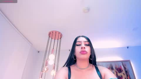 Snapshot of leahlombardi_ chatting on January 9, 3:42 am leahlombardi_ online show from January 9, 3:42 am