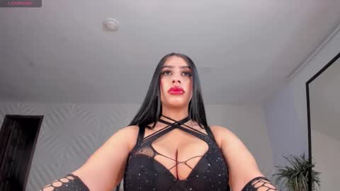 Snapshot of leahlombardi_ chatting on February 7, 3:32 am leahlombardi_ online show from February 7, 3:32 am