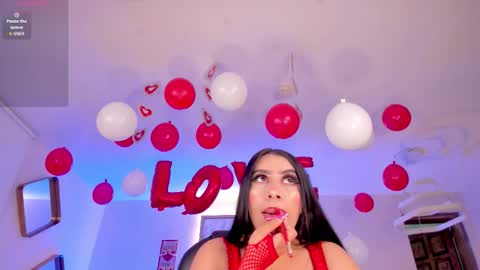 Snapshot of leahlombardi_ chatting on February 17, 4:31 am leahlombardi_ online show from February 17, 4:31 am