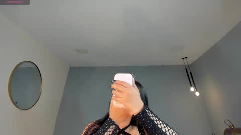 Snapshot of leahlombardi_ chatting on March 10, 3:33 am leahlombardi_ online show from March 10, 3:33 am