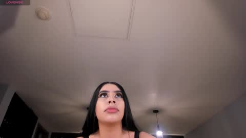 Snapshot of leahlombardi_ chatting on March 17, 3:22 am leahlombardi_ online show from March 17, 3:22 am