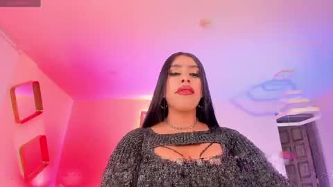 Snapshot of leahlombardi_ chatting on April 10, 4:39 am leahlombardi_ online show from April 10, 4:39 am