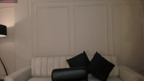 leahnovac online show from November 27, 11:12 am