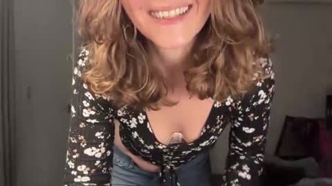 Leah Sparkles online show from March 23, 3:16 pm