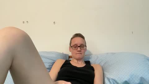 Snapshot of leahwilde chatting on February 3, 8:35 pm Lee online show from February 3, 8:35 pm