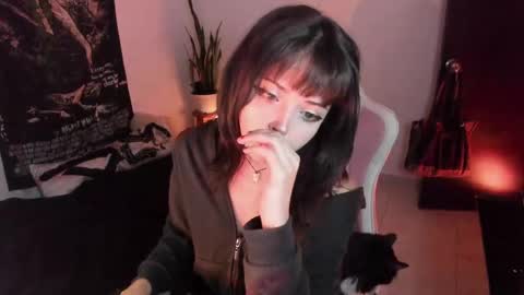  Amelia Black  OF AMELIABLACK666 I lost all my thumbs up help me to get 80 online show from September 11, 7:41 am