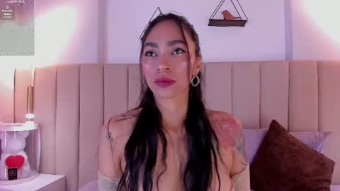 Snapshot of leamonroe__ chatting on July 19, 11:58 am Hey Im Lea online show from July 19, 11:58 am