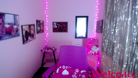 Leandra online show from February 24, 5:42 pm