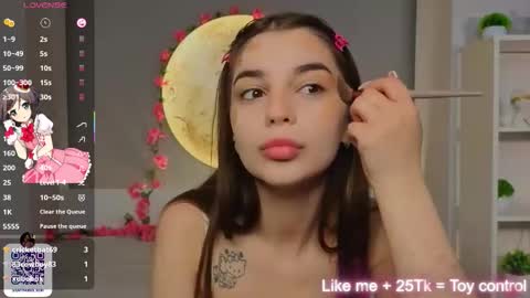 Snapshot of leandraconcatelli chatting on February 3, 6:22 am Sophie online show from February 3, 6:22 am