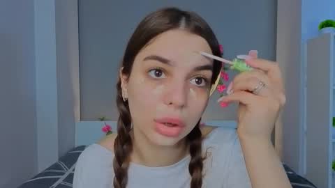 Snapshot of leandraconcatelli chatting on February 6, 6:18 am Sophie online show from February 6, 6:18 am