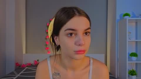 Snapshot of leandraconcatelli chatting on February 10, 6:17 am Sophie online show from February 10, 6:17 am