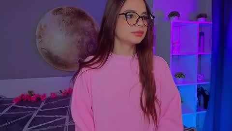 Sophie online show from March 25, 7:09 pm