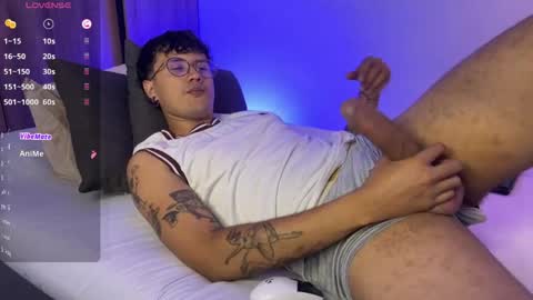 leaneseb online show from May 15, 4:14 pm