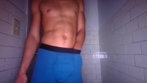 Snapshot of leanlance27 chatting on November 18, 9:25 am leanlance27 online show from November 18, 9:25 am