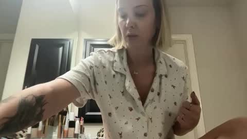 leanneluxecouple online show from December 2, 11:26 am