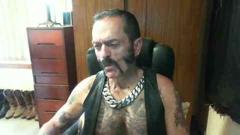 leathergreaser online show from January 9, 2:01 am