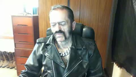 leathergreaser online show from January 18, 12:24 am