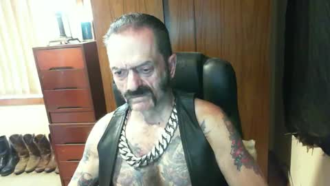 leathergreaser online show from February 9, 10:43 pm