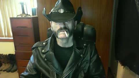 leathergreaser online show from November 5, 8:31 pm
