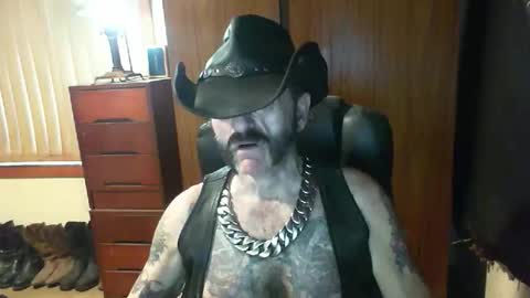 leathergreaser online show from December 21, 7:37 am