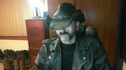 leathergreaser online show from May 5, 6:49 pm