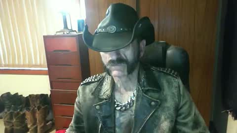 leathergreaser online show from May 15, 9:11 pm