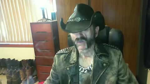 leathergreaser online show from May 19, 10:27 pm