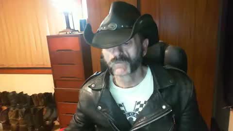 leathergreaser online show from May 21, 7:54 pm