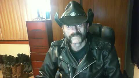 leathergreaser online show from June 1, 6:31 pm