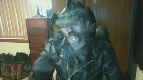 Snapshot of leathergreaser chatting on June 15, 9:28 pm leathergreaser online show from June 15, 9:28 pm