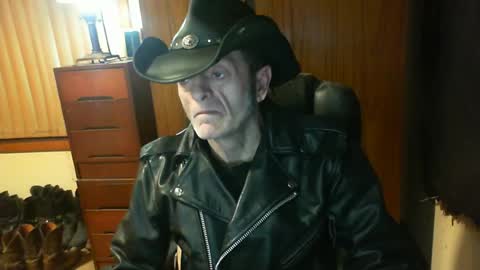 Snapshot of leathergreaser chatting on July 20, 7:27 pm leathergreaser online show from July 20, 7:27 pm