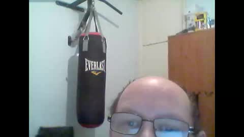 Snapshot of leatherpants68 chatting on February 21, 7:54 pm leatherpants68 online show from February 21, 7:54 pm