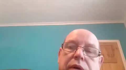 Snapshot of leatherpants68 chatting on October 15, 8:25 am leatherpants68 online show from October 15, 8:25 am