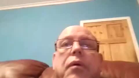 Snapshot of leatherpants68 chatting on November 11, 5:46 pm leatherpants68 online show from November 11, 5:46 pm