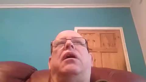 Snapshot of leatherpants68 chatting on November 16, 8:42 am leatherpants68 online show from November 16, 8:42 am