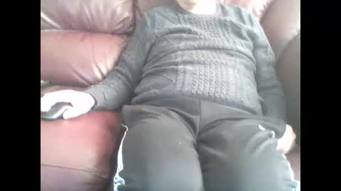 Snapshot of leatherpants68 chatting on November 19, 3:12 pm leatherpants68 online show from November 19, 3:12 pm