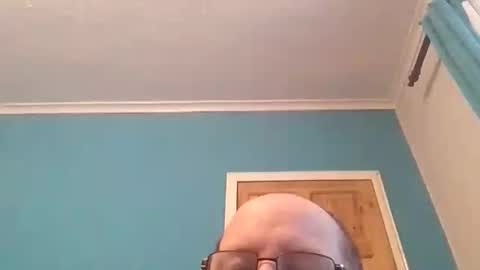 Snapshot of leatherpants68 chatting on November 27, 8:38 am leatherpants68 online show from November 27, 8:38 am