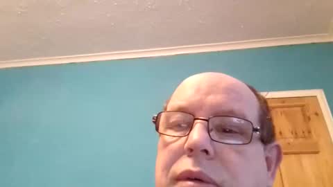 Snapshot of leatherpants68 chatting on December 22, 8:44 am leatherpants68 online show from December 22, 8:44 am