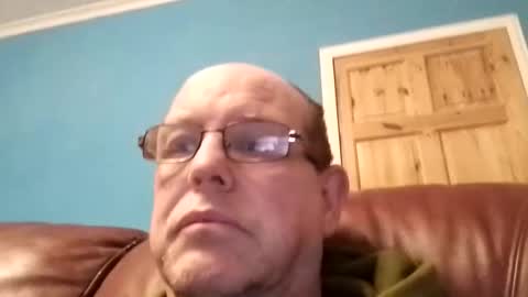 Snapshot of leatherpants68 chatting on March 25, 8:37 pm leatherpants68 online show from March 25, 8:37 pm