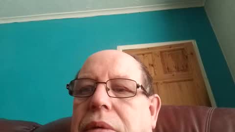 Snapshot of leatherpants68 chatting on April 6, 2:51 pm leatherpants68 online show from April 6, 2:51 pm