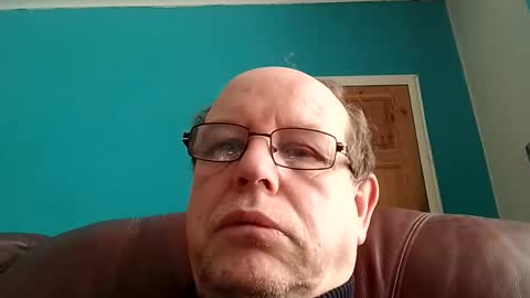 Snapshot of leatherpants68 chatting on April 13, 8:31 am leatherpants68 online show from April 13, 8:31 am