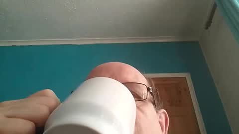 Snapshot of leatherpants68 chatting on April 14, 7:58 am leatherpants68 online show from April 14, 7:58 am