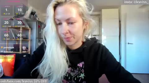 LeaVixx online show from October 25, 2:02 pm