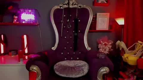 Snapshot of leavonnouire chatting on June 15, 1:52 am Lea online show from June 15, 1:52 am