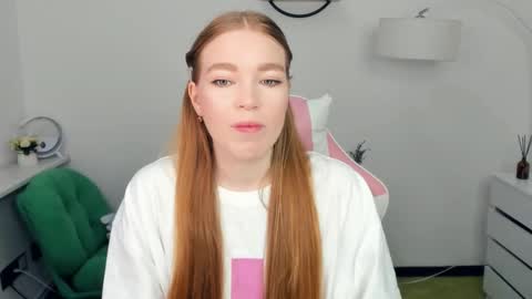 Lilly online show from November 28, 7:49 pm