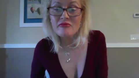 Snapshot of ledzc chatting on February 25, 10:08 pm Victorias Secret Life online show from February 25, 10:08 pm