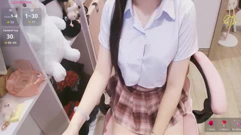 Lee online show from June 2, 11:34 am
