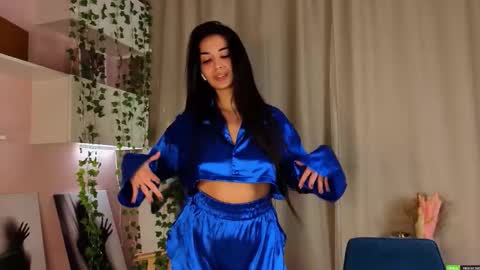 Snapshot of leeannepizzini chatting on February 3, 7:08 pm Jasmine online show from February 3, 7:08 pm