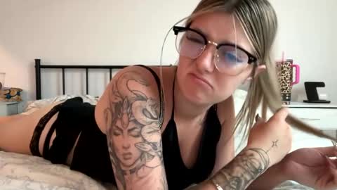 leeannerose online show from May 26, 11:12 pm